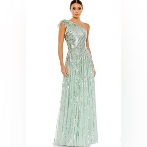 Mac Duggal Drees